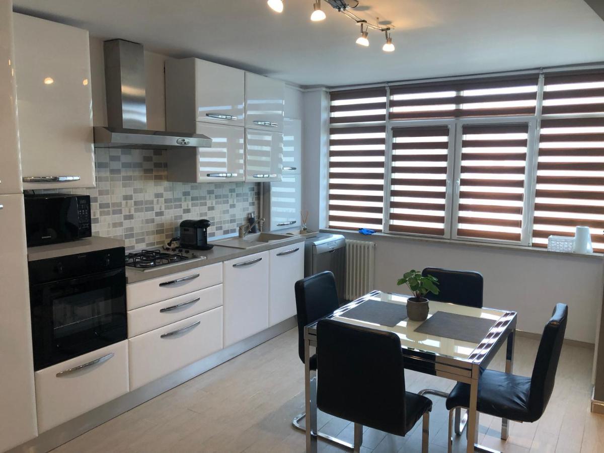 Denis Apartament Turda Eksteriør billede
