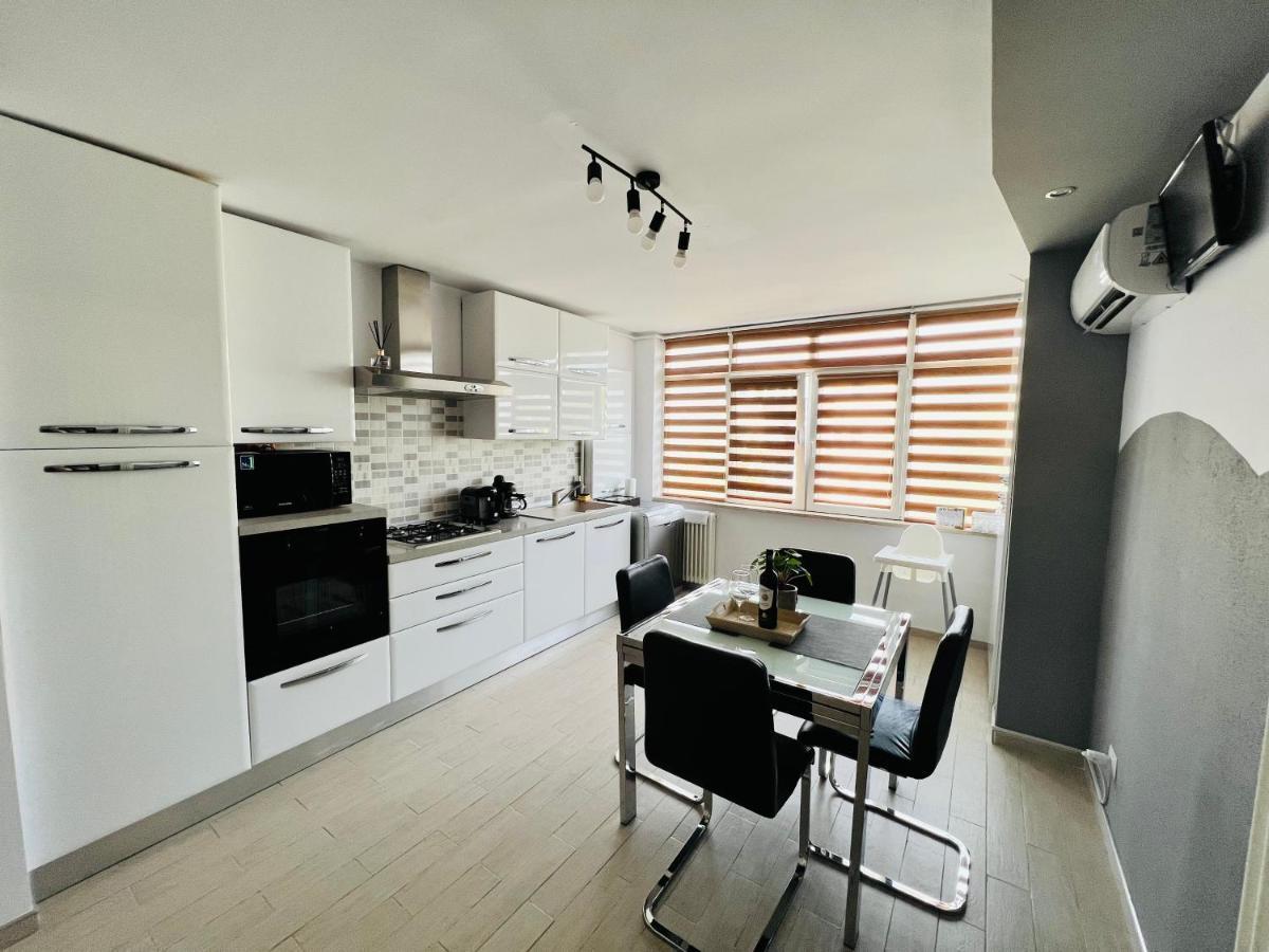 Denis Apartament Turda Eksteriør billede